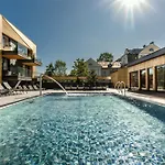 Sosnica & Aparthotel 4*